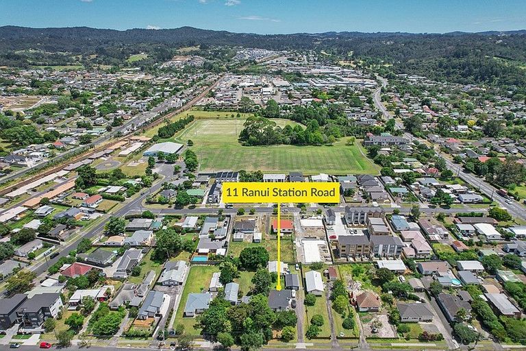 Photo of property in 1/11 Ranui Station Road, Ranui, Auckland, 0612