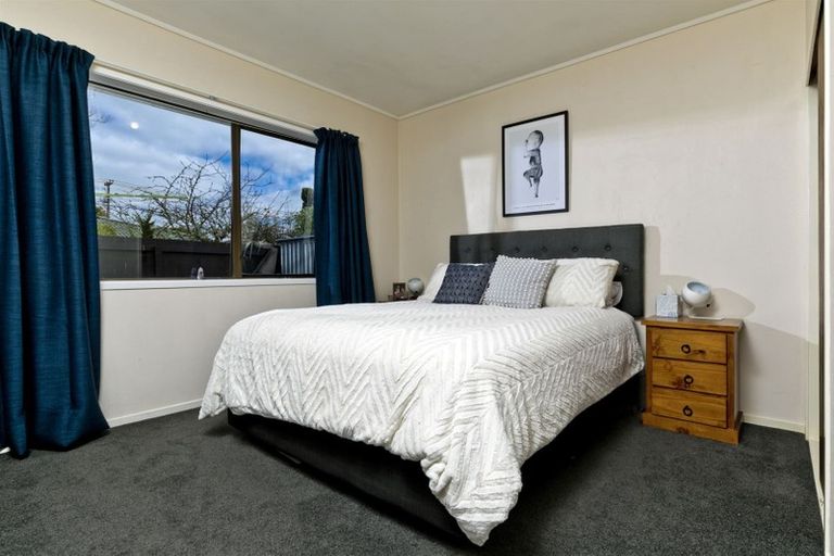 Photo of property in 1/4 Ti Nana Crescent, Henderson, Auckland, 0610