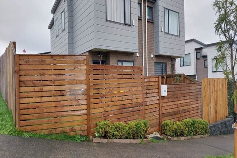 Photo of property in 19b Poruru Close, Papakura, 2110