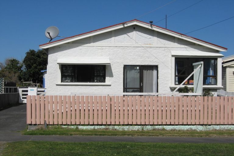 Photo of property in 22 Manuka Street, Castlecliff, Whanganui, 4501