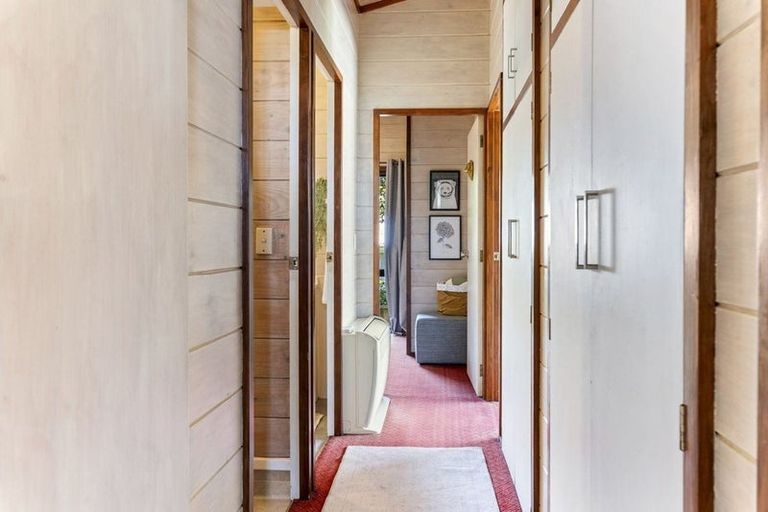 Photo of property in 23 Ambury Place, Merrilands, New Plymouth, 4312