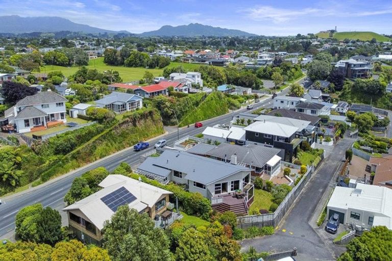 Photo of property in 410 Devon Street West, Lynmouth, New Plymouth, 4310