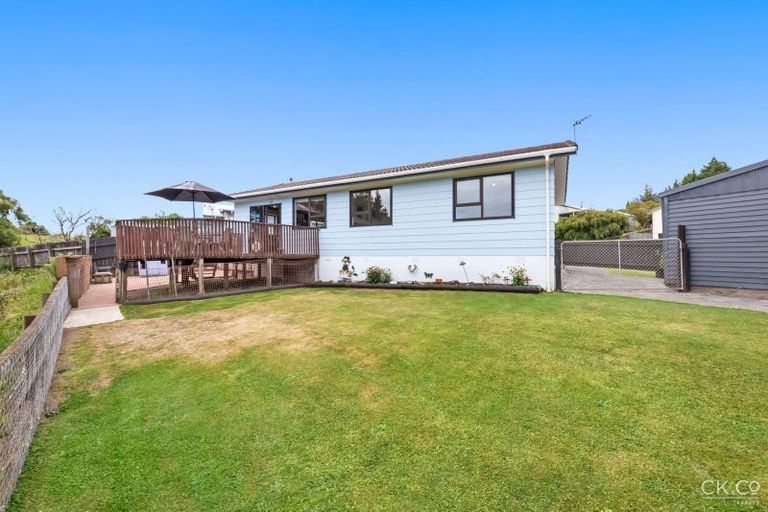 Photo of property in 180 Holborn Drive, Stokes Valley, Lower Hutt, 5019