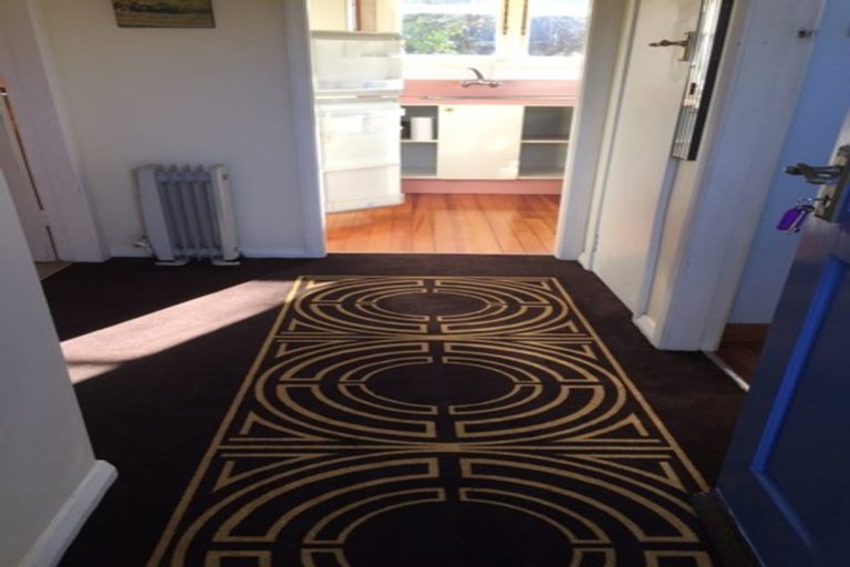 Photo of property in 1 Renown Road, Raumati South, Paraparaumu, 5032