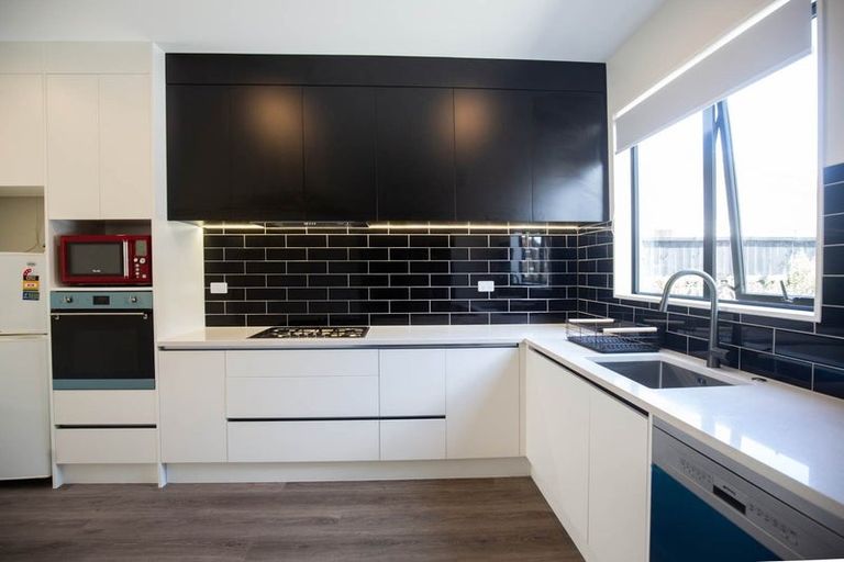 Photo of property in 21b Lumbarda Drive, Kumeu, 0810