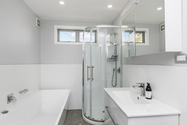 Photo of property in 42 Mandalay Terrace, Khandallah, Wellington, 6035