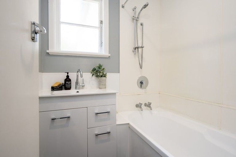 Photo of property in 18 Margaret Avenue, Havelock North, 4130