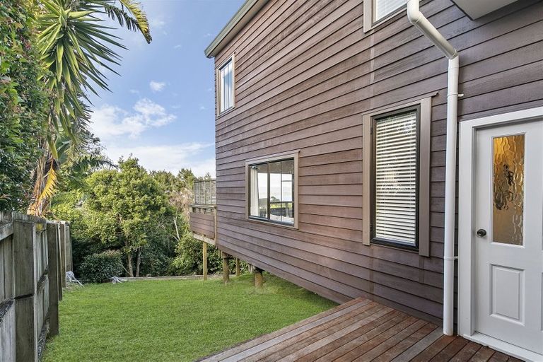 Photo of property in 2/60 Rangatira Road, Beach Haven, Auckland, 0626