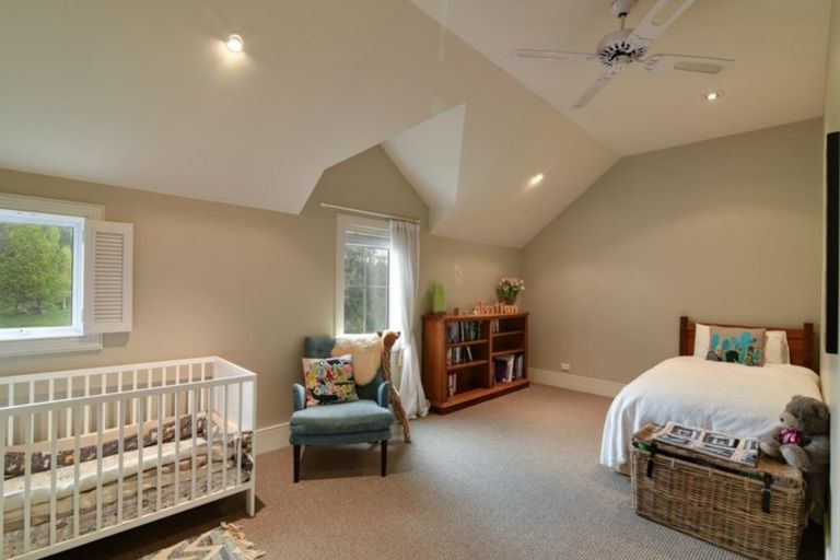 Photo of property in 3 Chalmers Close, Orewa, 0931