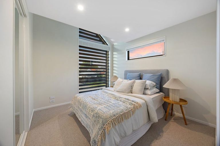 Photo of property in 1/100 Innes Road, St Albans, 8052