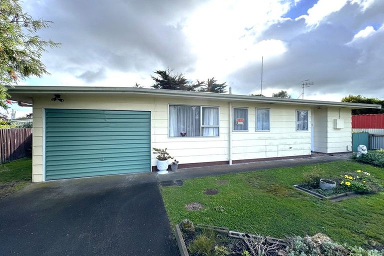 Photo of property in 142 South Street, Feilding, 4702