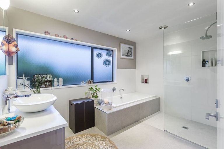 Photo of property in 59 Fitzwilliam Drive, Torbay, Auckland, 0630