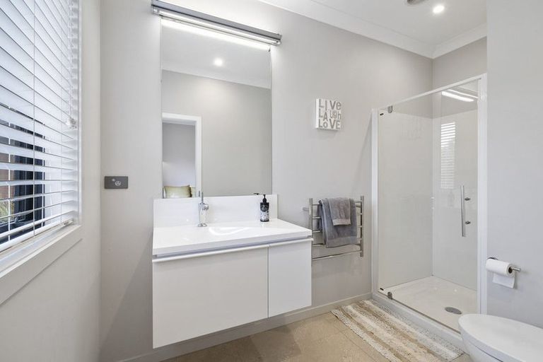 Photo of property in 35 Stonebrook Lane, Kelvin Grove, Palmerston North, 4470