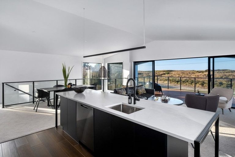 Photo of property in 992a Papamoa Beach Road, Papamoa Beach, 3118