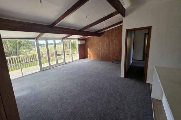 Photo of property in 34 Lowtherhurst Road, Massey, Auckland, 0614