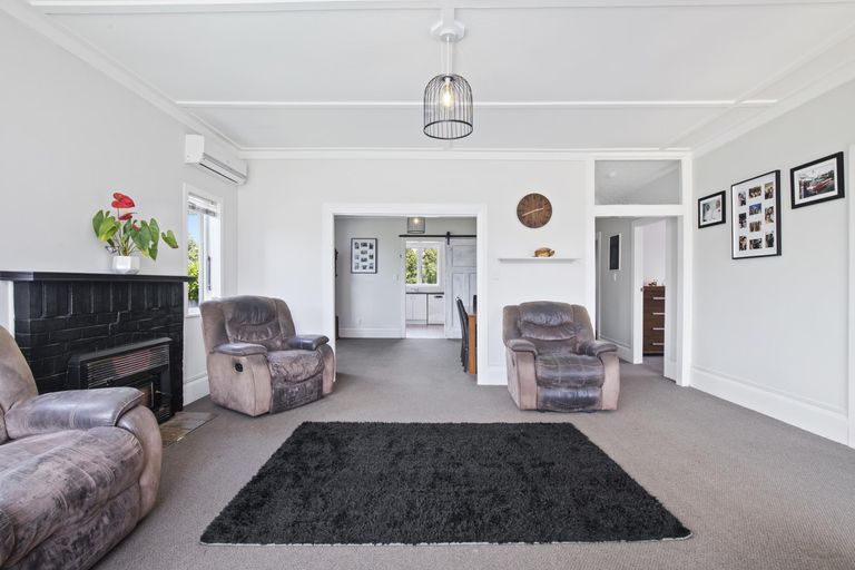 Photo of property in 11 Collingwood Road, Waiuku, 2123