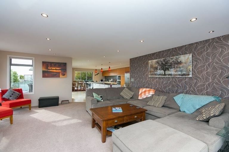 Photo of property in 3 Sunset Street, Bell Block, New Plymouth, 4312