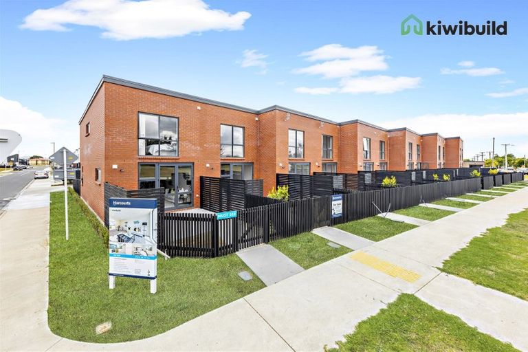 Photo of property in 87 Walsh Road, Papakura, 2110