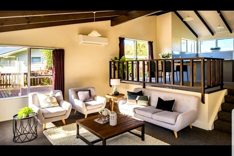 Photo of property in 23 Woolwich Close, Whitby, Porirua, 5024