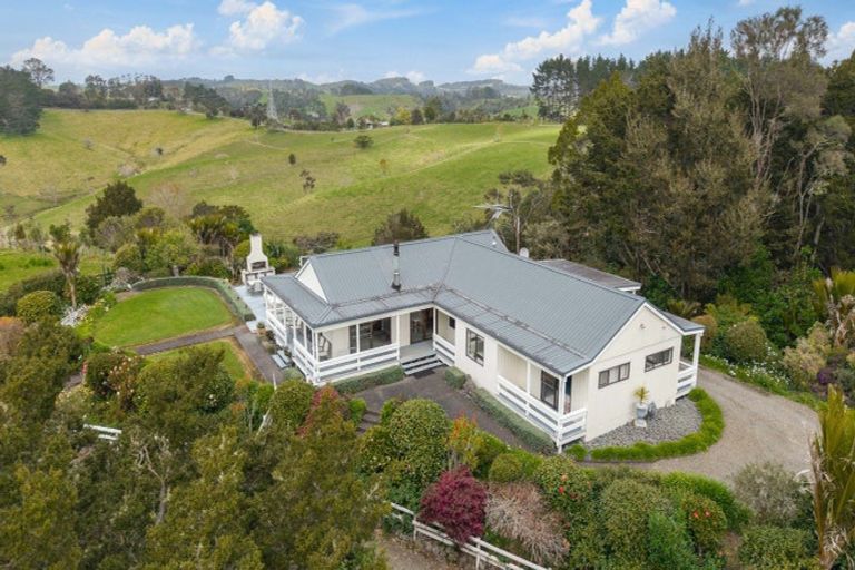 Photo of property in 167 Anderson Road, Helensville, 0875