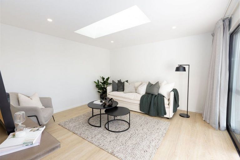 Photo of property in 2 Mccahon Drive, Rangiora, 7400