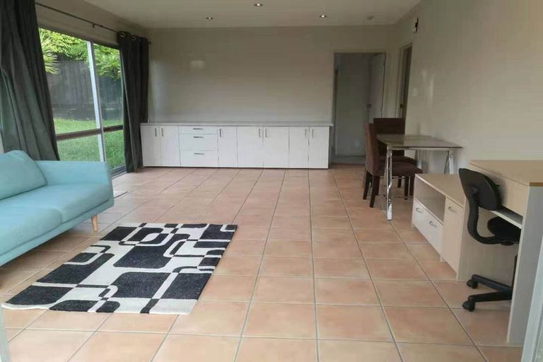 Photo of property in 10 Tercel Place, Sunnyhills, Auckland, 2010