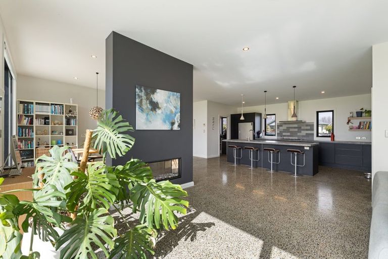 Photo of property in 26 Tula Lane, Kelvin Grove, Palmerston North, 4470