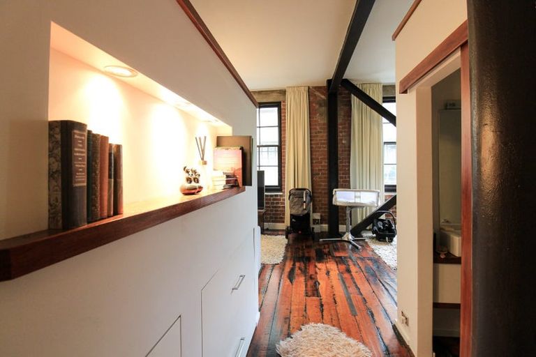 Photo of property in Hannahs Warehouse Apartments, 21/13 Leeds Street, Te Aro, Wellington, 6011