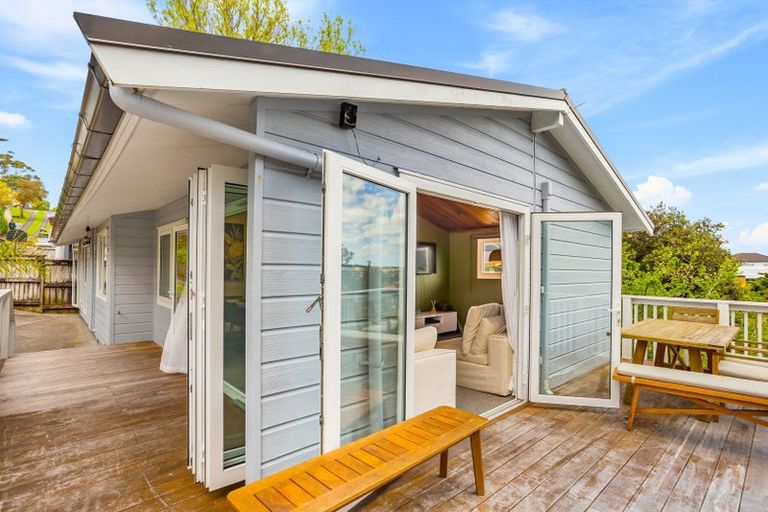 Photo of property in 1/6a Sunnynook Road, Sunnynook, Auckland, 0620