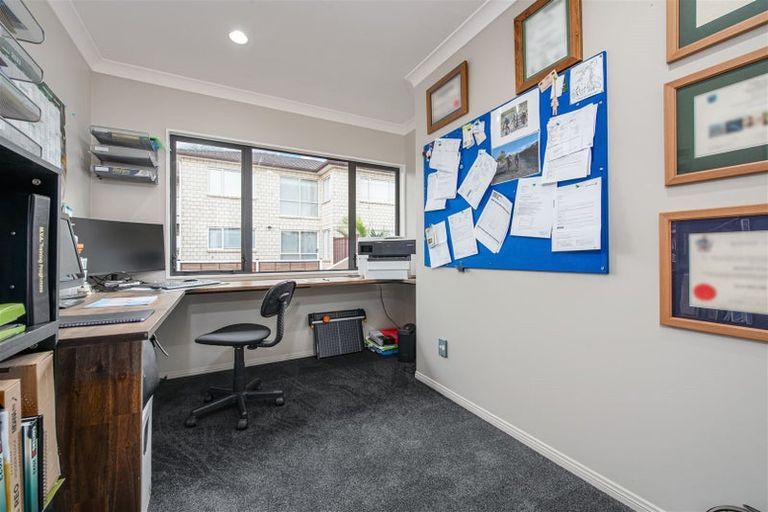 Photo of property in 86 San Valentino Drive, Henderson, Auckland, 0612