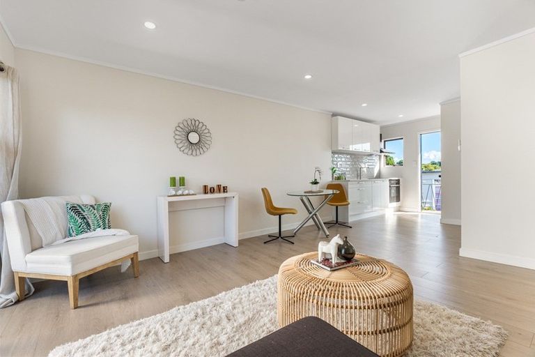 Photo of property in 5/31 Blease Street, New Lynn, Auckland, 0600