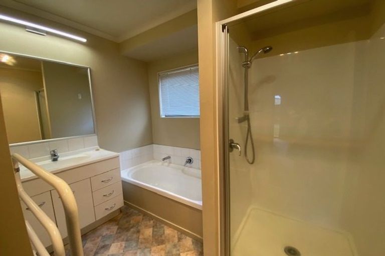 Photo of property in 11a Coubray Place, Botany Downs, Auckland, 2010