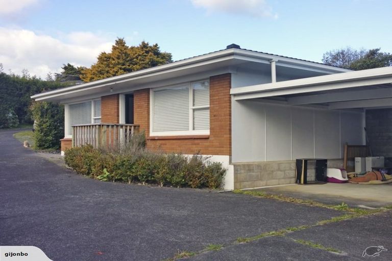 Photo of property in 1/28b Sunnynook Road, Sunnynook, Auckland, 0620