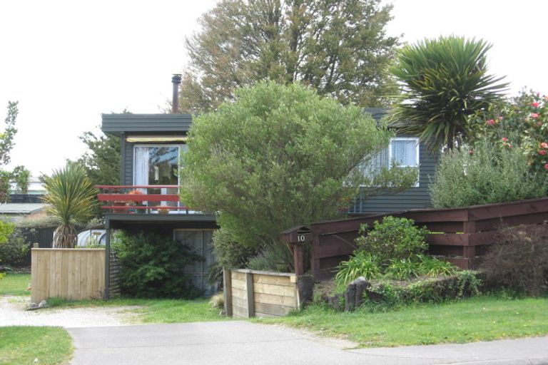 Photo of property in 10 Whakaipo Avenue, Taupo, 3330