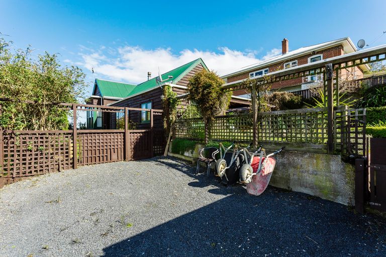 Photo of property in 43 Beresford Street, Kaikorai, Dunedin, 9010