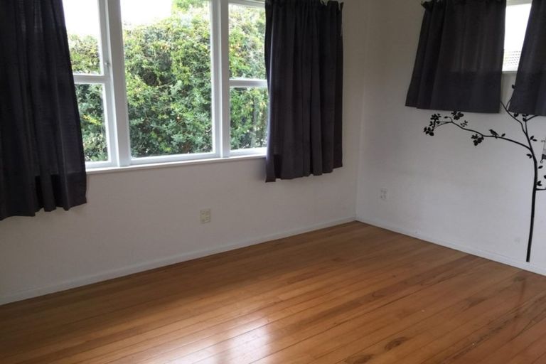 Photo of property in 3 La Trobe Street, Pakuranga Heights, Auckland, 2010