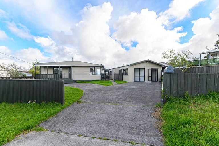 Photo of property in 276 Sturges Road, Henderson, Auckland, 0612