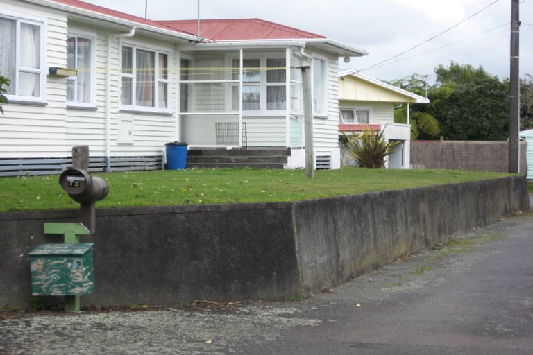 Photo of property in 7 Blenheim Place, Vogeltown, New Plymouth, 4310