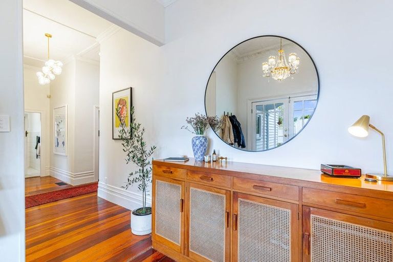 Photo of property in 262 Glengarry Road, Glen Eden, Auckland, 0602