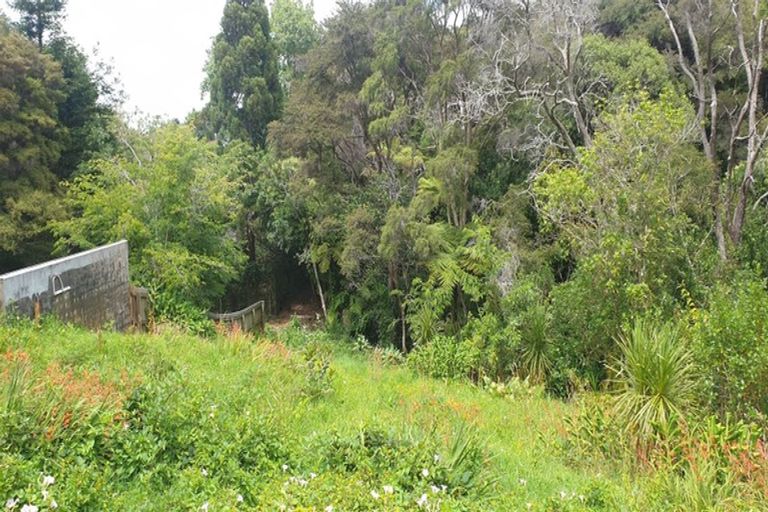 Photo of property in 28 Ragley Street, Titirangi, Auckland, 0604