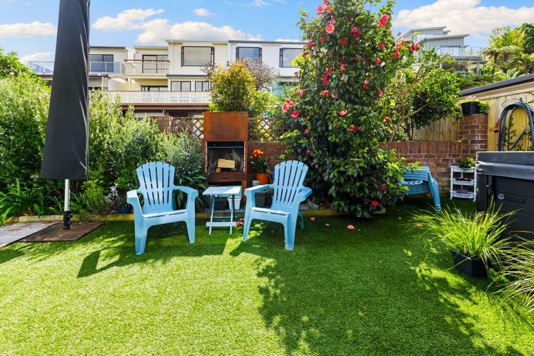 Photo of property in 1/28 Manly Esplanade, Browns Bay, Auckland, 0630