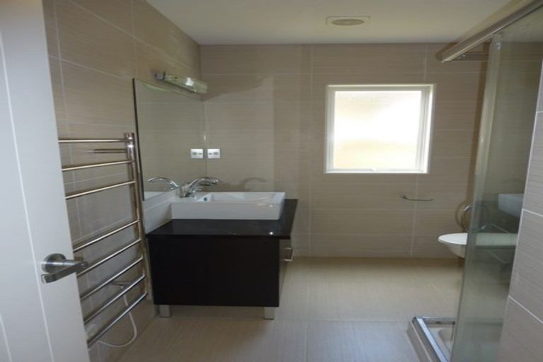 Photo of property in 10 Catlins Place, Fairview Heights, Auckland, 0632