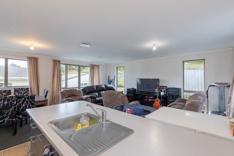 Photo of property in 56 Cardiff Crescent, Cannons Creek, Porirua, 5024