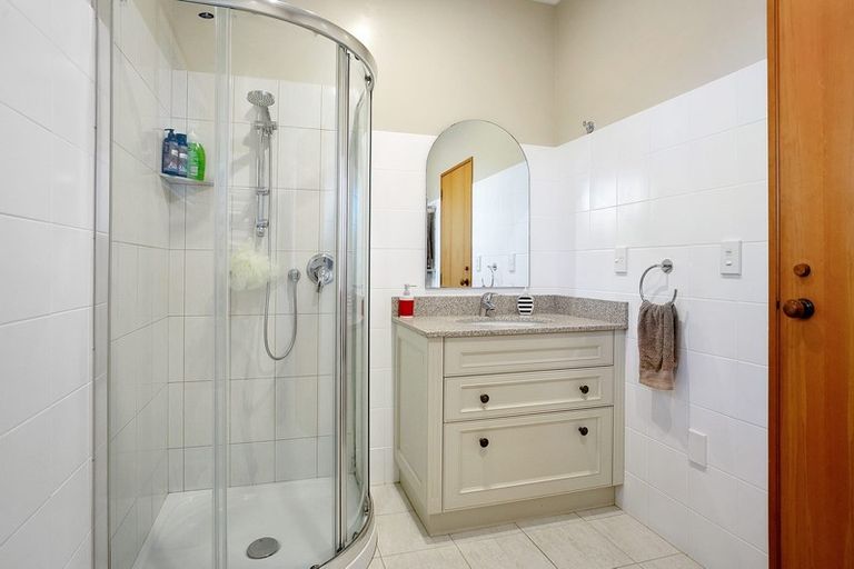 Photo of property in 1 Victoria Street, Cambridge, 3434