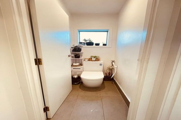 Photo of property in 5/92 Titirangi Road, New Lynn, Auckland, 0600