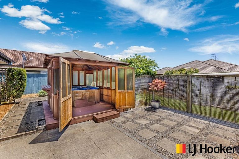 Photo of property in 52 Belfry Place, Wattle Downs, Auckland, 2103