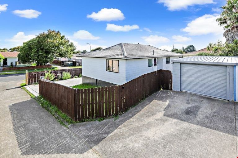 Photo of property in 3/43 Taitimu Drive, Weymouth, Auckland, 2103