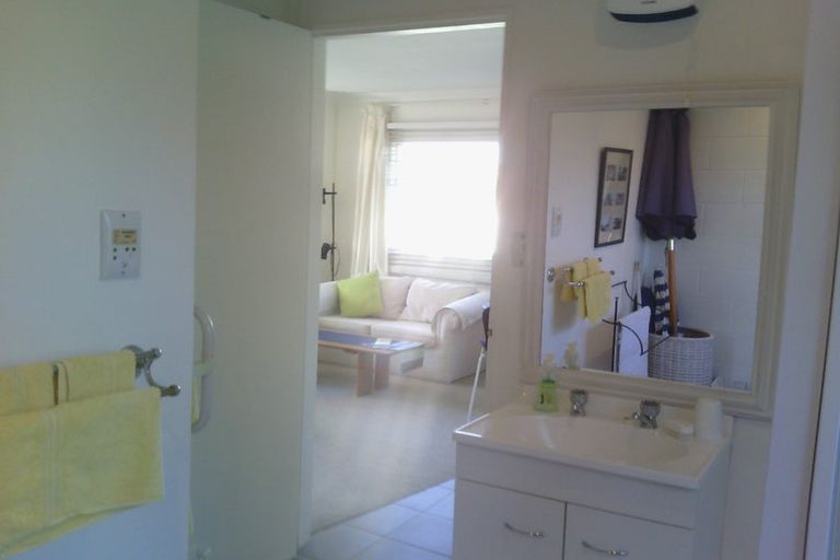 Photo of property in 65 Moana Street, Otaki Beach, Otaki, 5512