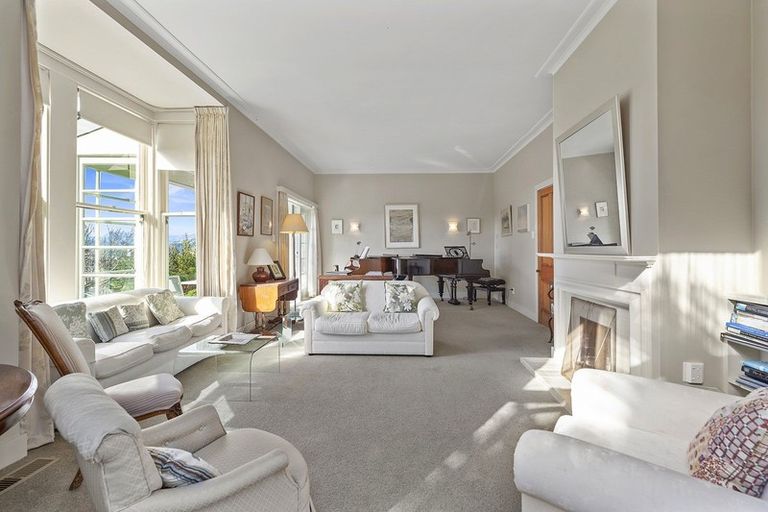 Photo of property in 10 Wesley Road, Kelburn, Wellington, 6012