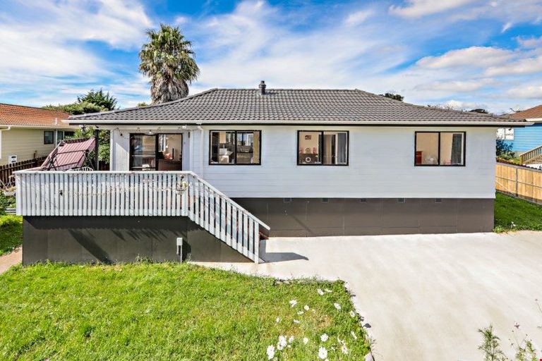 Photo of property in 3/43 Taitimu Drive, Weymouth, Auckland, 2103
